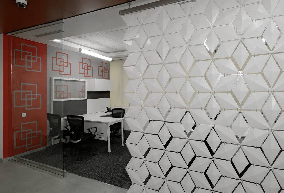 EY (Ernst & Young)